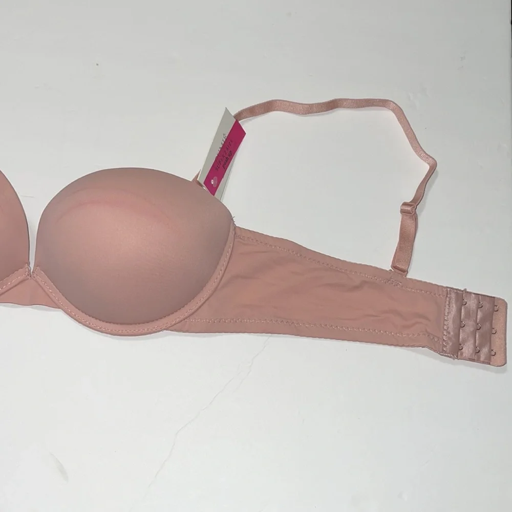 Super Push Up Multi-way Strapless Bra 3 Hooks. Ilys Lumie Brand & Silicon Band.